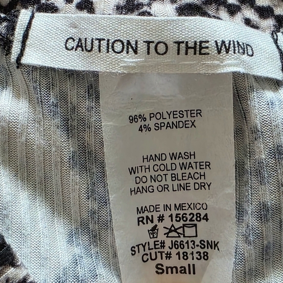 🔥5 FOR $25🔥Caution To The Wind Snakeskin Sleeveless Bodysuit, Size Small - Picture 4 of 12